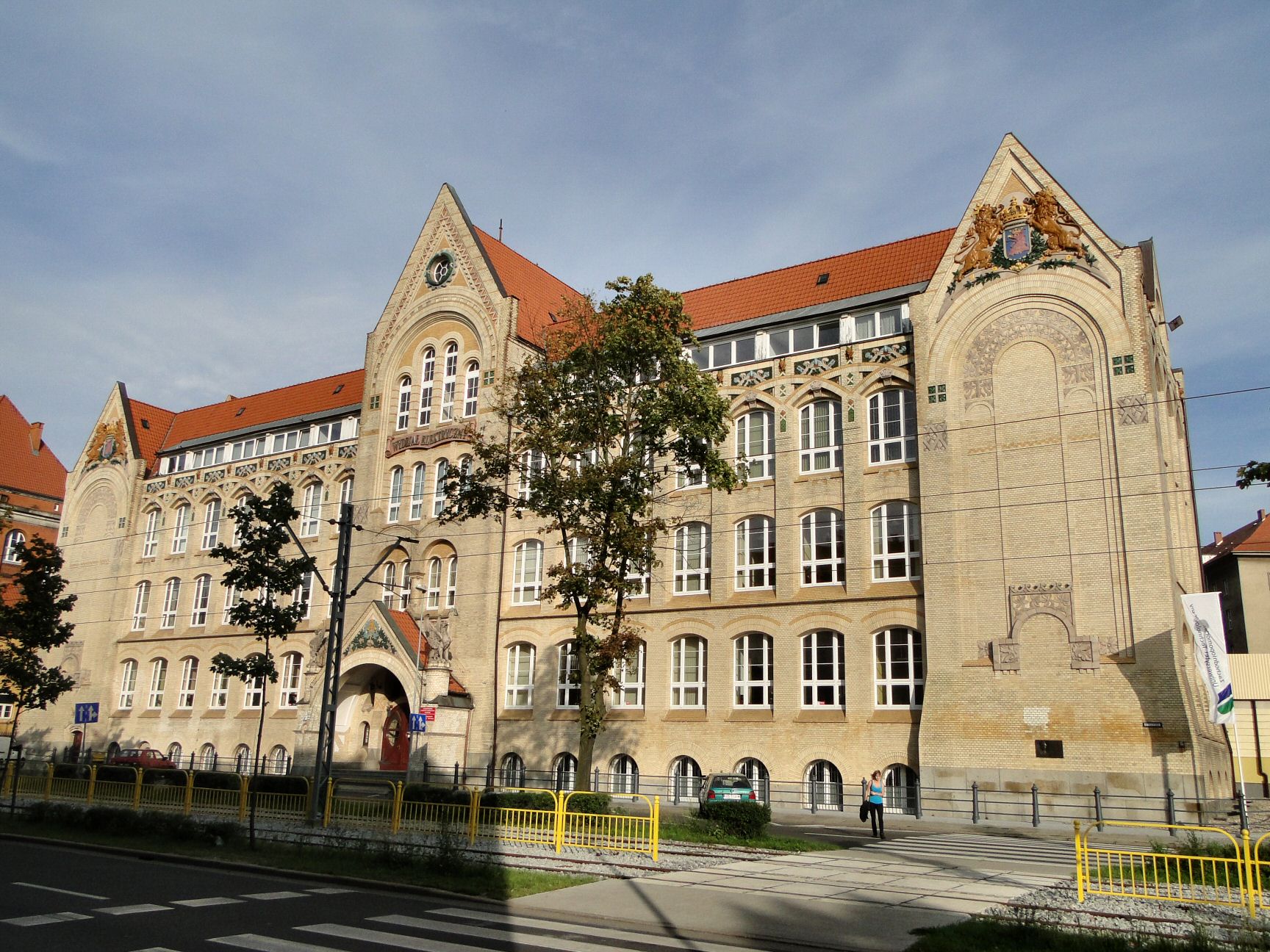  دعوة لتقديم طلبات الحصول على منح  Erasmus + إلى جامعة التكنولوجيا في بوميرانيا الغربية بولندا